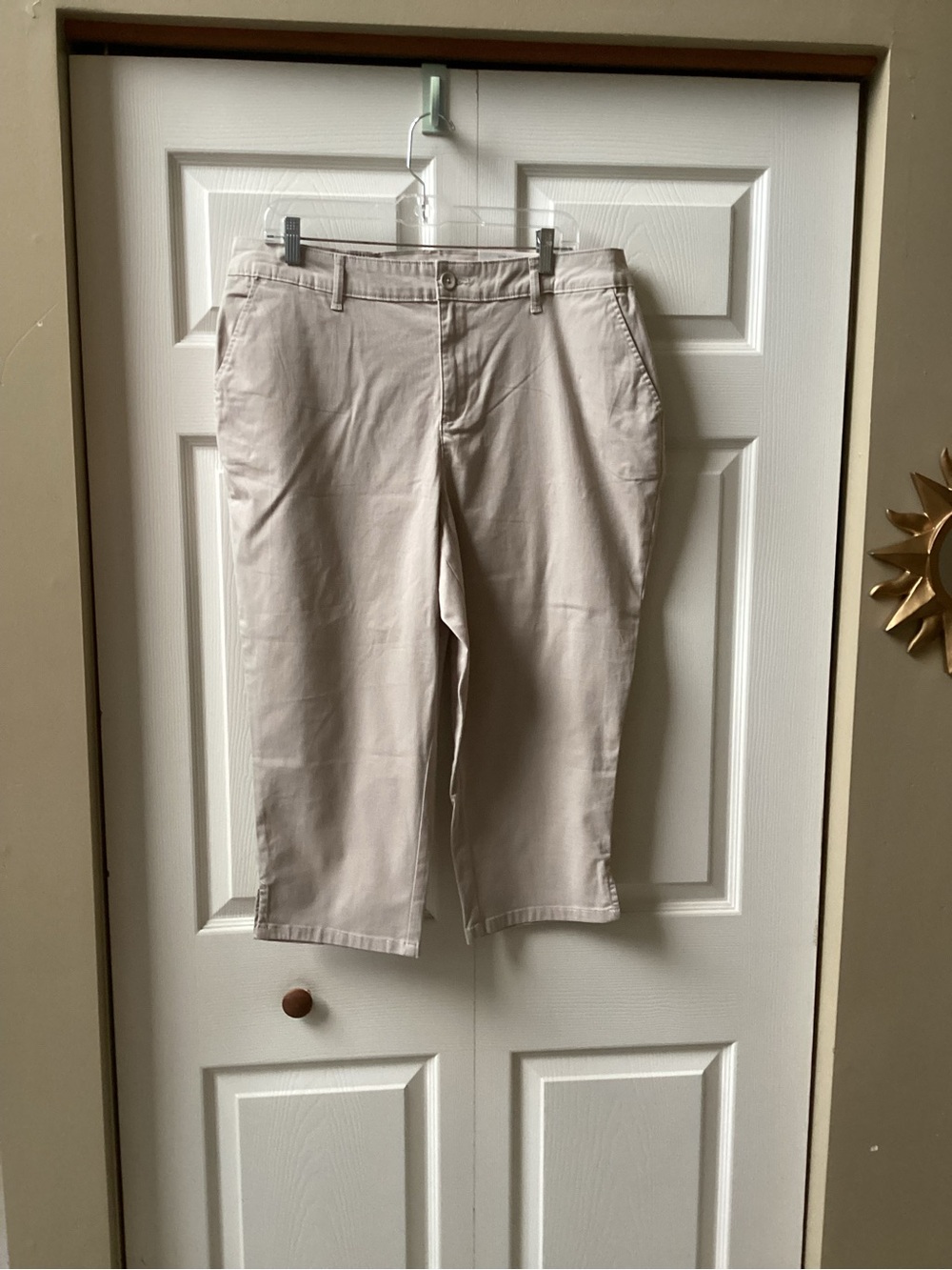 Style & Co. Women's Light Beige Cropped Capris